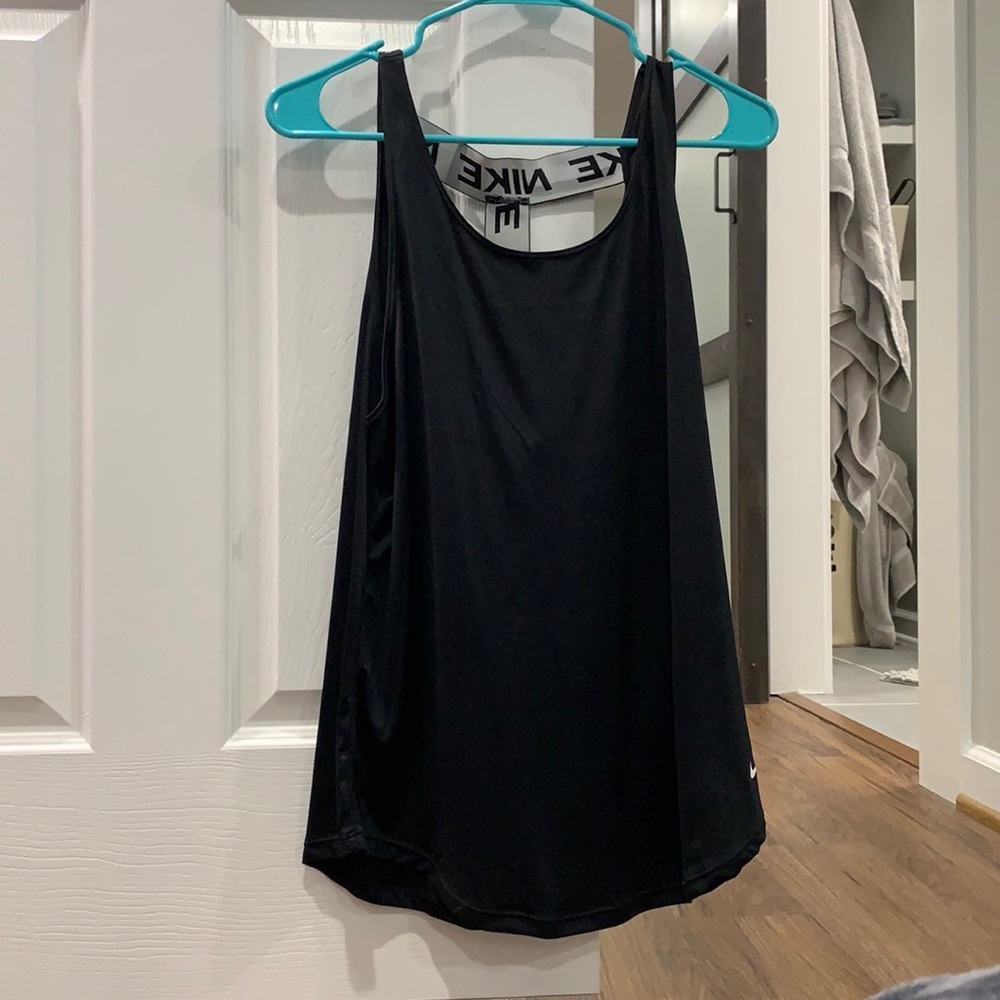 Black Nike women’s Razorback tank top